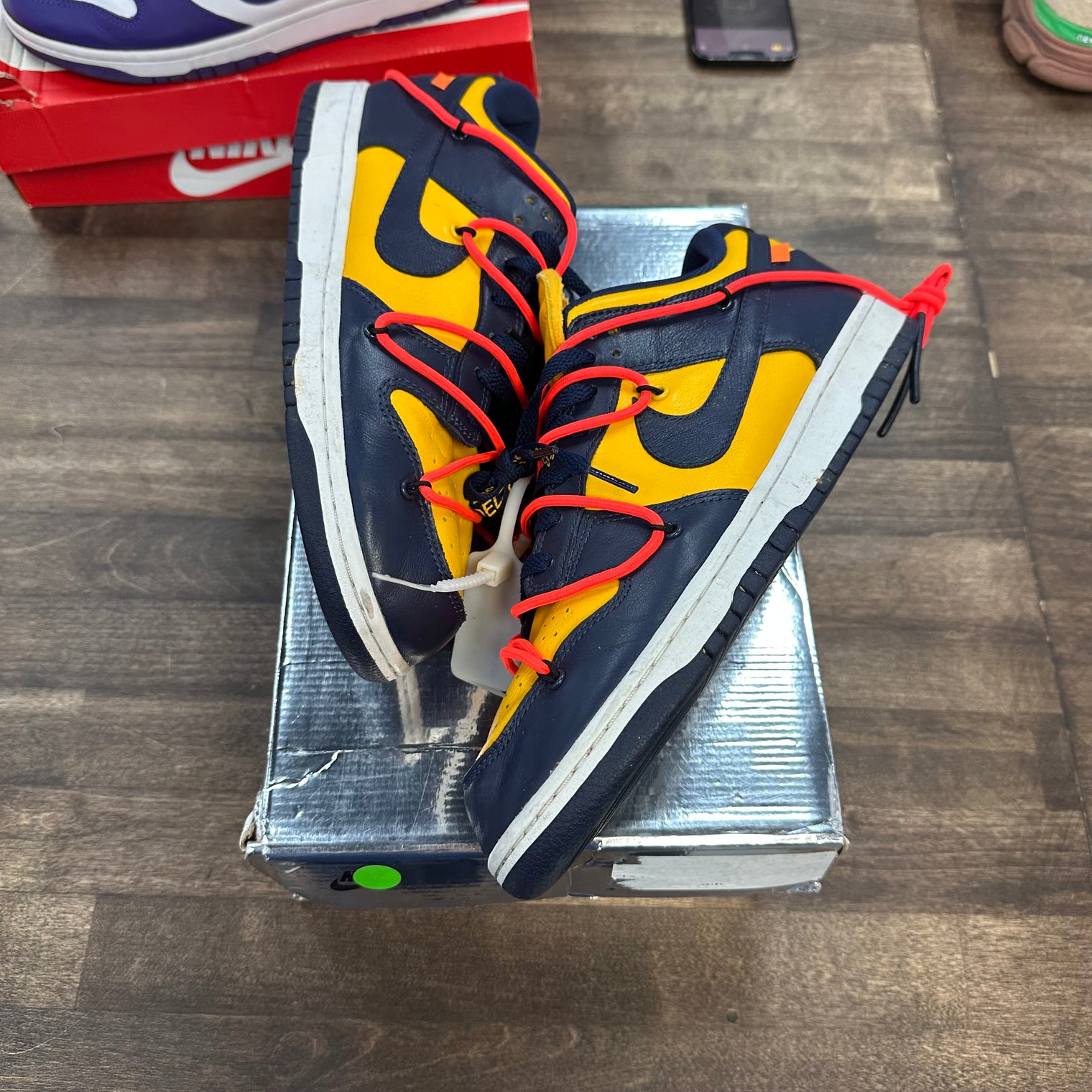 Off-White Nike Dunk Low University Gold (USED)