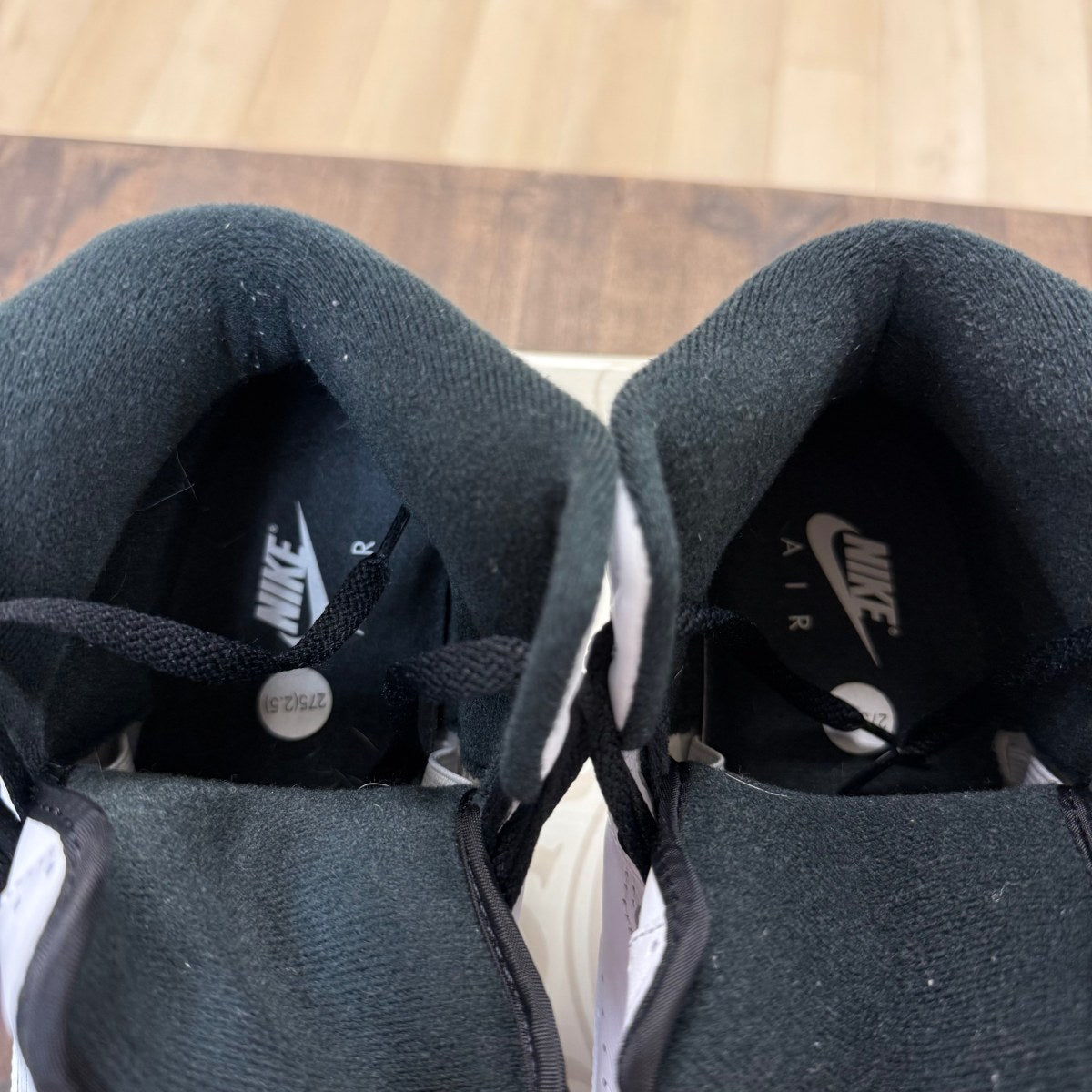 Jordan 2 Retro OG Chicago (2022) - Image 3