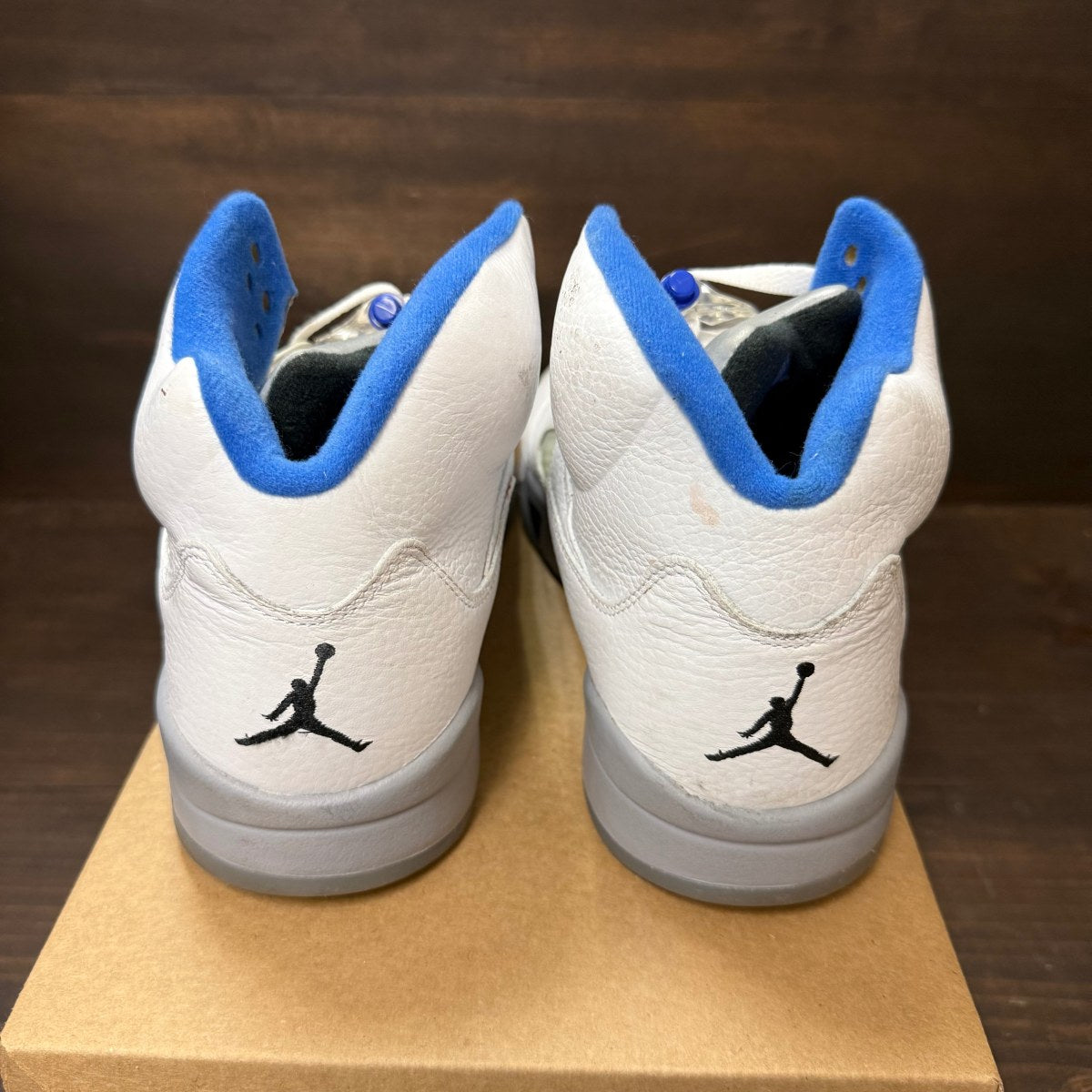 Jordan 5 Retro White Stealth (2021) Size 11 (Pre-Owned) - Image 4