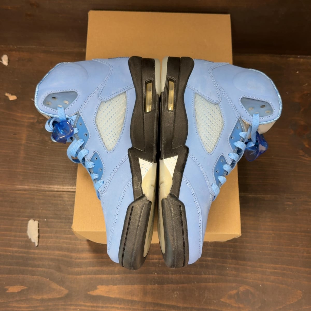 Jordan 5 Retro UNC University Blue Size 8.5 - aux