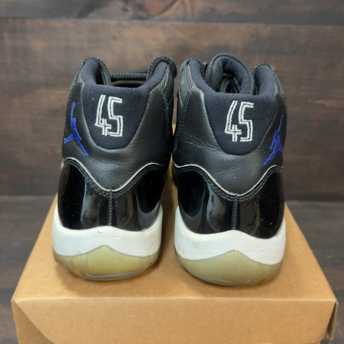 Jordan 11 Retro Space Jam (2016) Size 8 (Pre-Owned) - Image 5