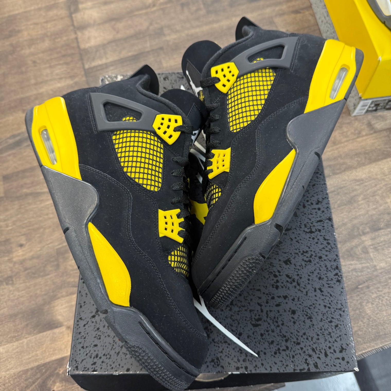 Yellow Thunder Jordan 4 (USED)