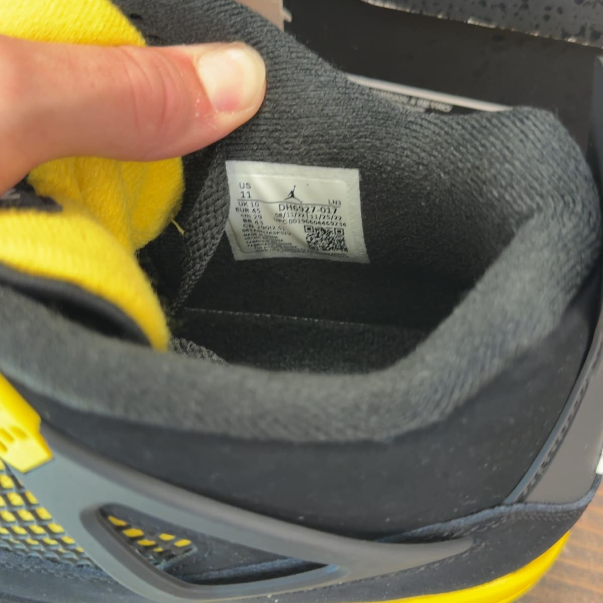 Jordan 4 Retro Thunder (2023) Size 11 (Pre-Owned) - aux
