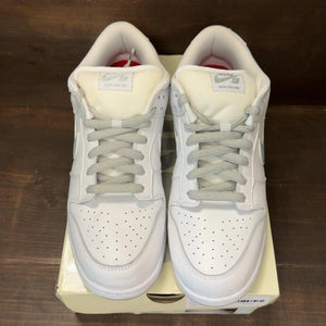 Nike SB Dunk Low Supreme 94 White Metallic Silver Size 12 (Pre-Owned) - tag
