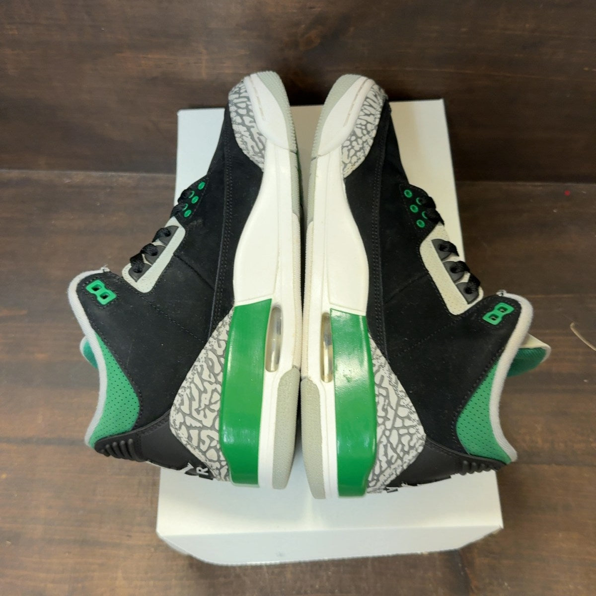 Jordan 3 Retro Pine Green Size 9.5 (Pre-Owned) - Image 6