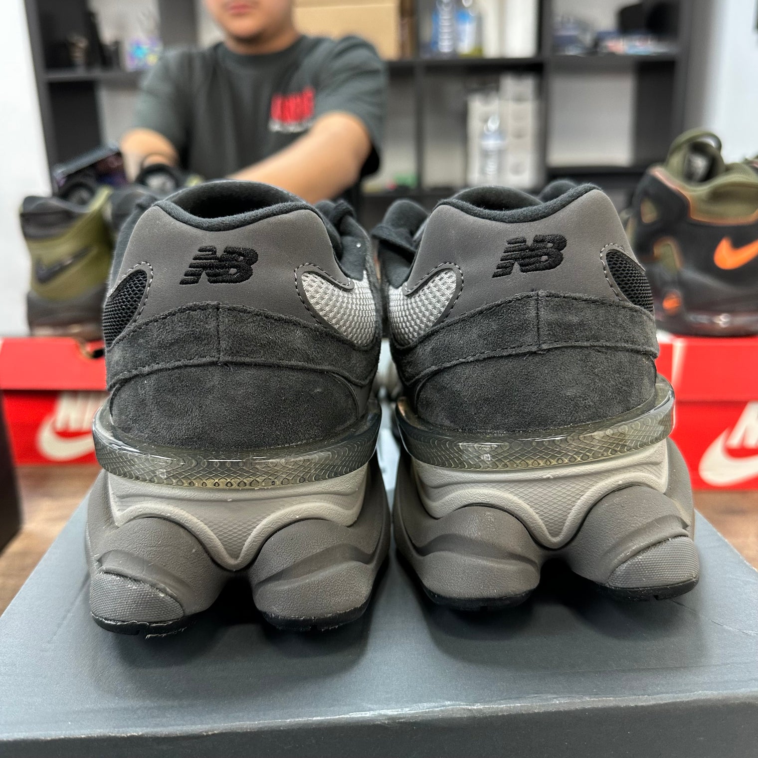 Black Castlerock New Balance 9060 (USED)