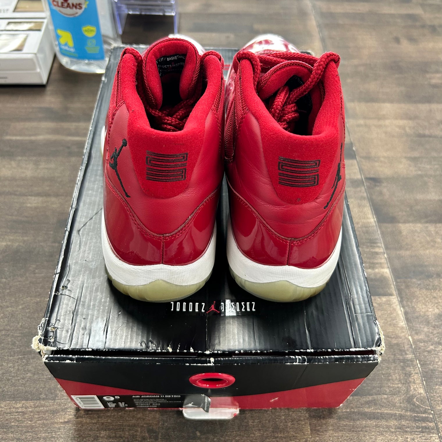 Win like 96 Jordan 11 Retro (USED)