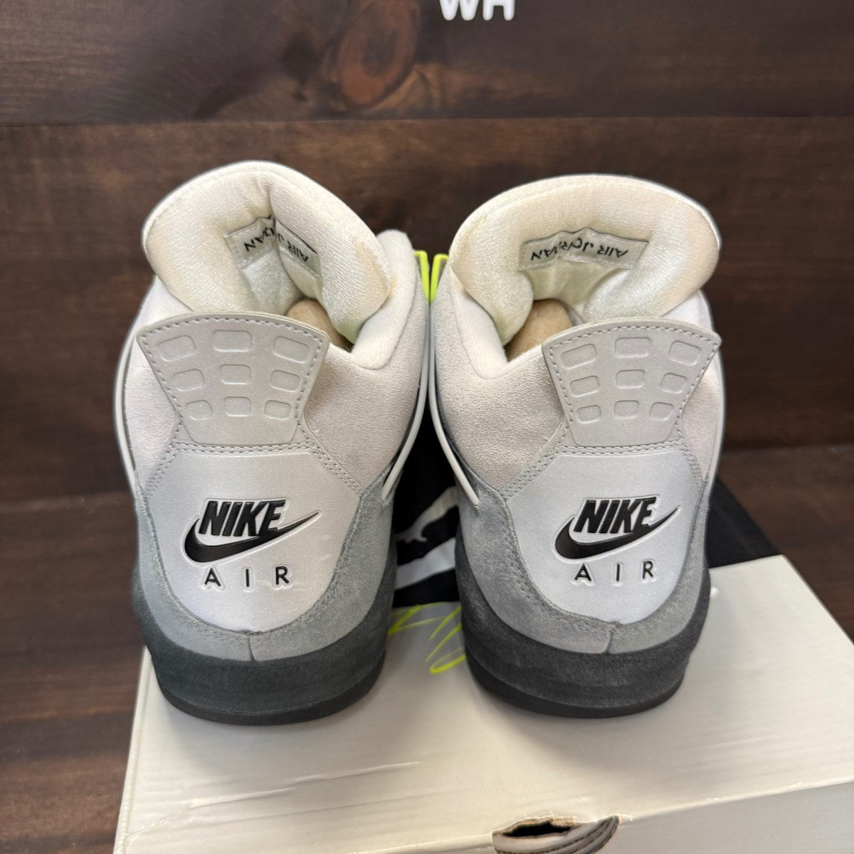 Jordan 4 Retro SE 95 Neon - Image 3