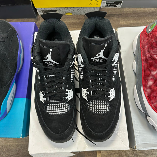 White Thunder Jordan 4 (USED)