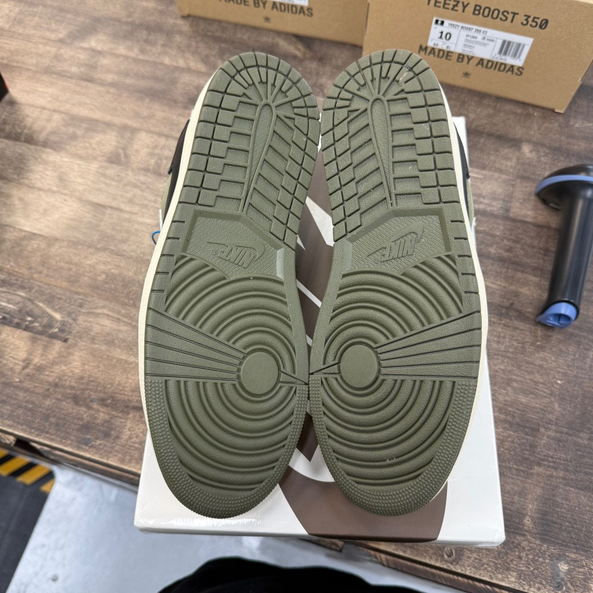 Jordan 1 Retro Low OG SP Travis Scott Medium Olive Size 10 (Pre-Owned)