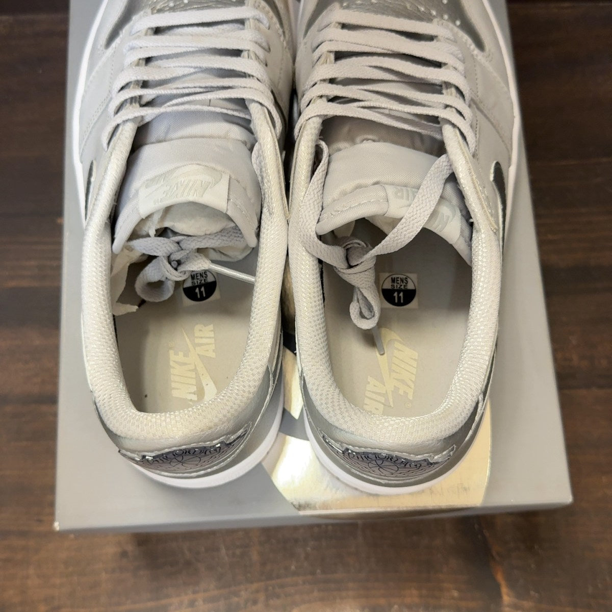 Jordan 1 Low OG Metallic Silver - Image 5