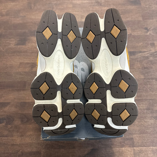 Workwear New Balance 9060 (USED)