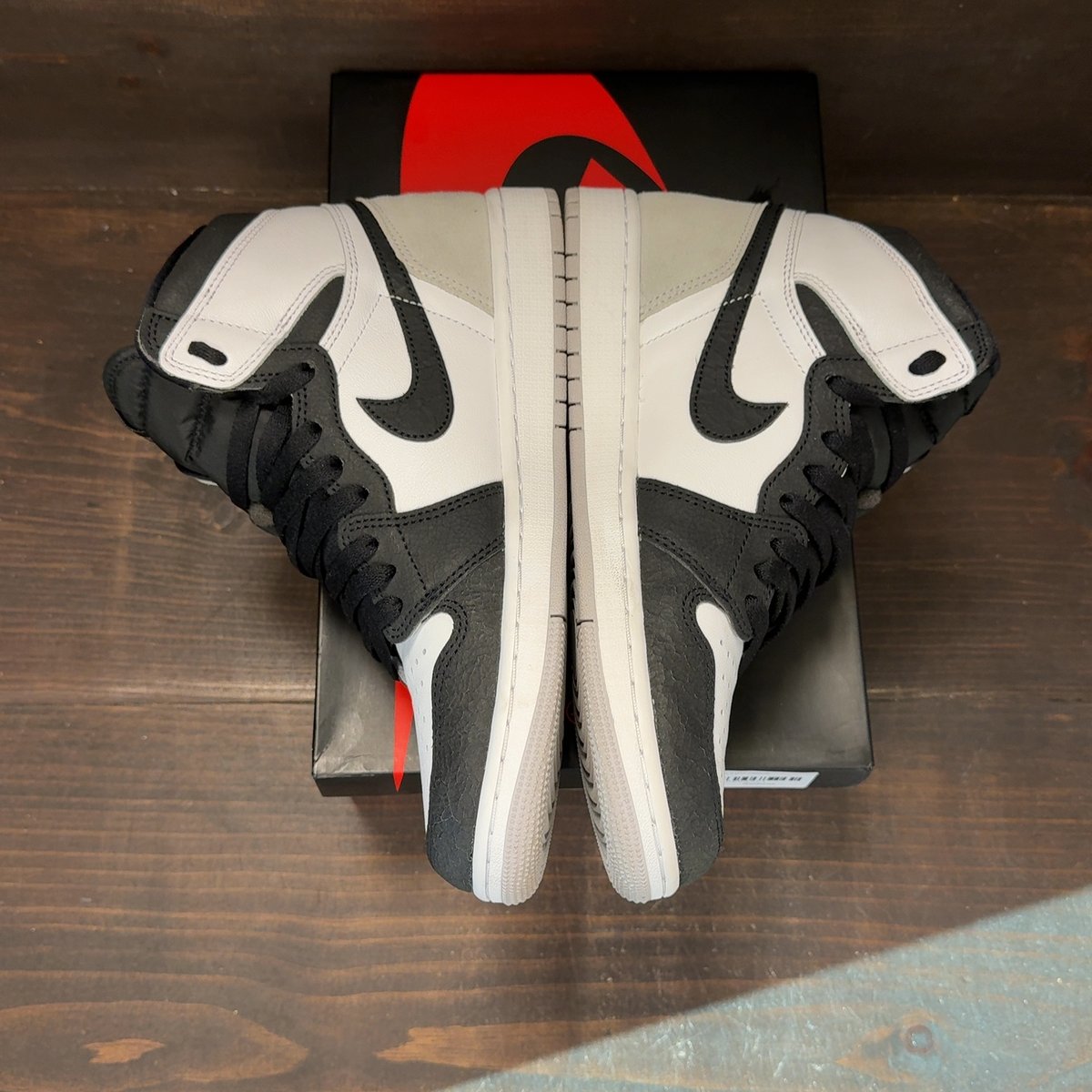 Jordan 1 Retro High OG Bleached Coral Size 9 (Pre-Owned) - aux