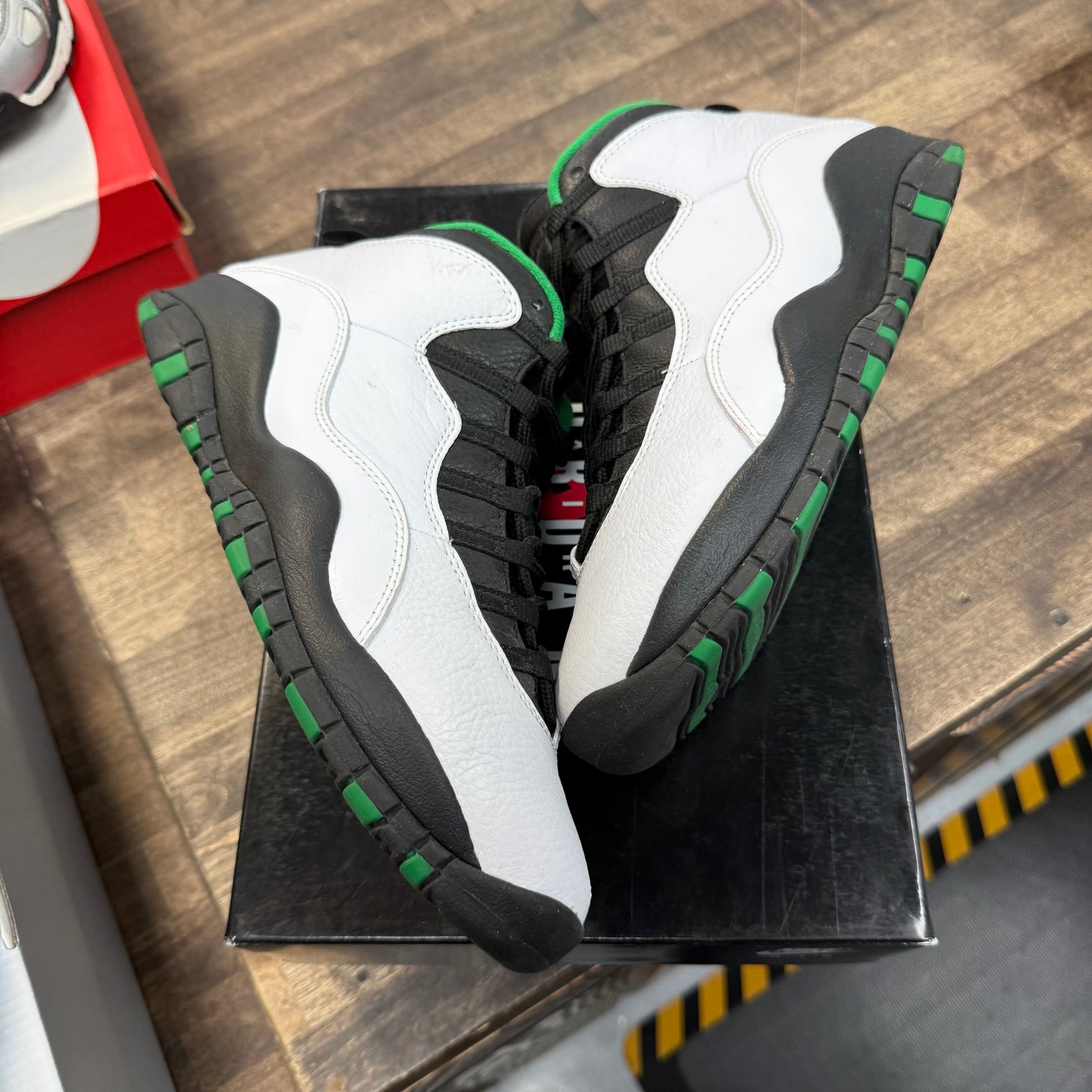 Seattle Jordan 10 Retro (USED)