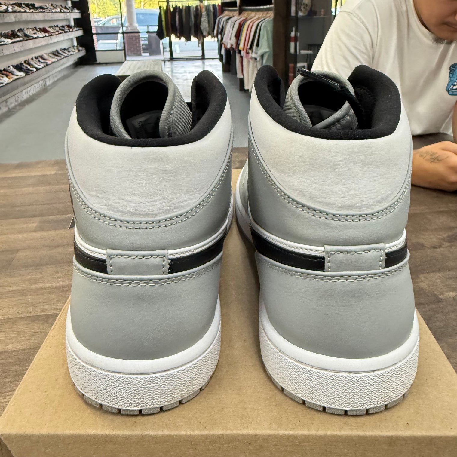 Light Smoke Grey Jordan 1 Mid (USED,No Box)