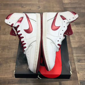 Jordan 1 Retro High '85 OG Metallic Burgundy (US 11) (USED) Size 11 (Pre-Owned) - Image 5