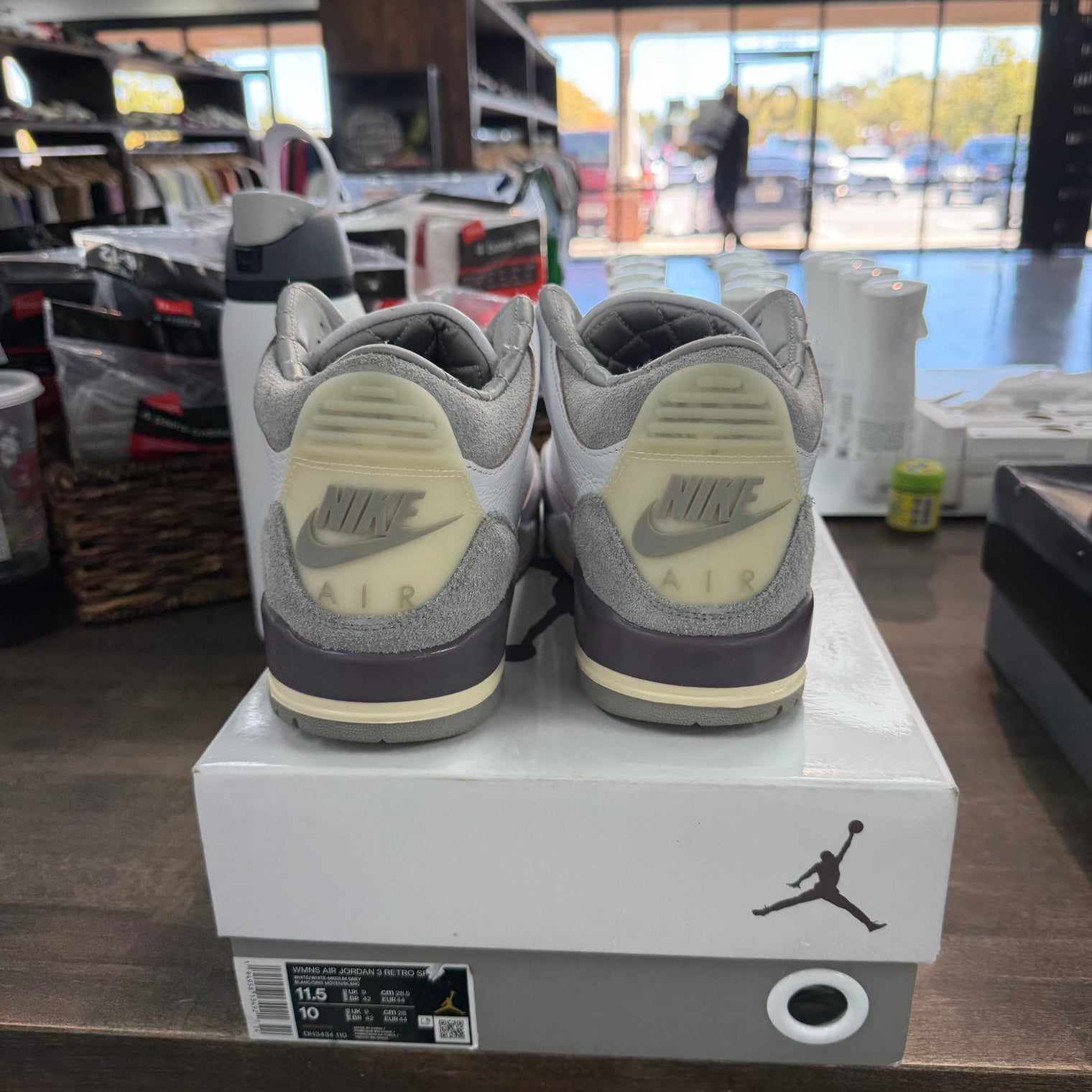 A Ma Maniere Jordan 3 Retro (W) (USED)