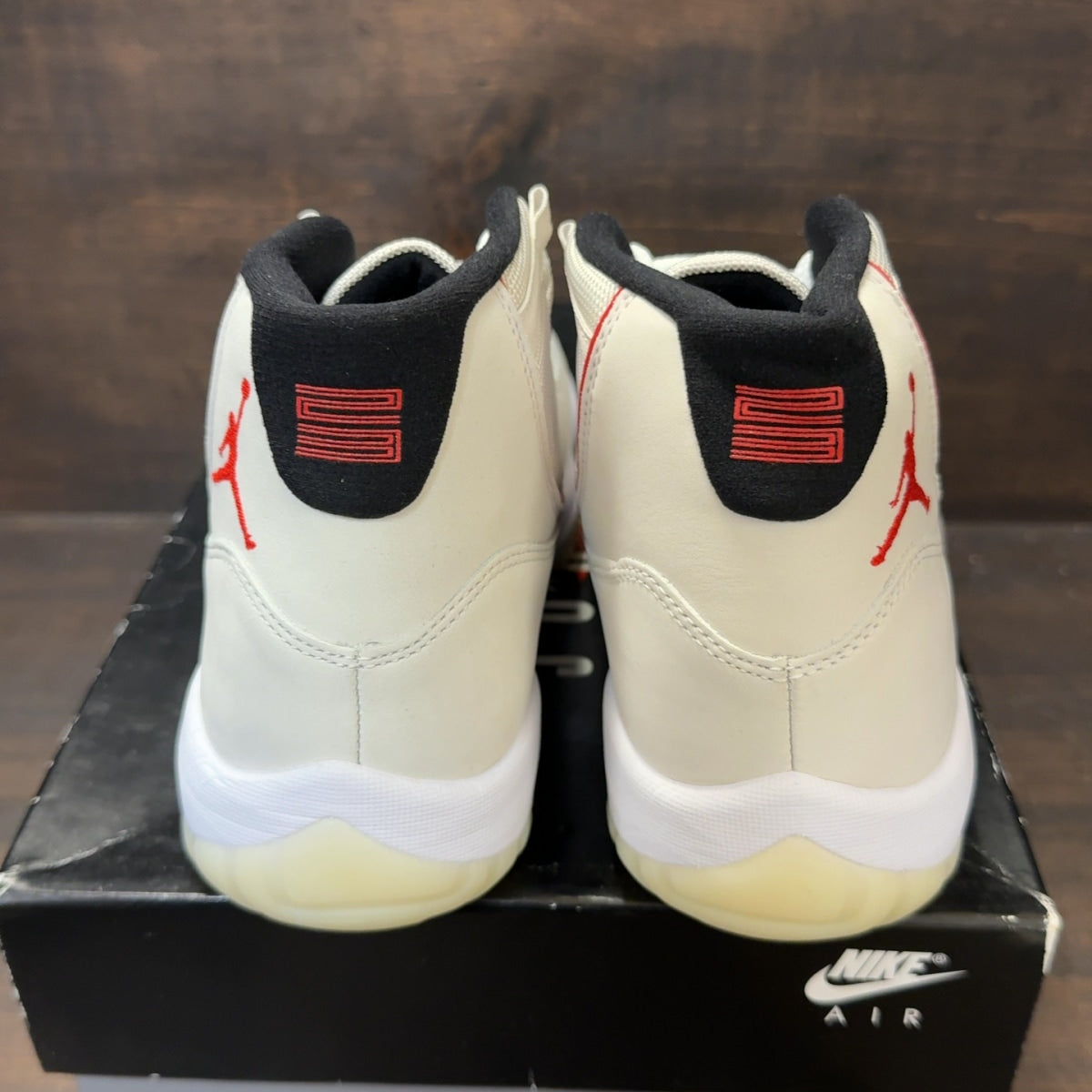 Jordan 11 Retro Platinum Tint Size 10 - Image 4