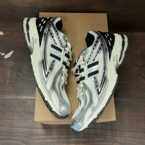 New Balance 1906R Silver Black Size 11 (Pre-Owned) - back