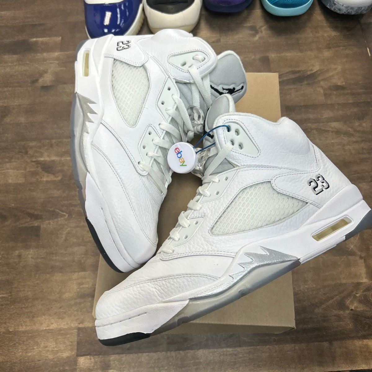 Jordan 5 Retro Metallic White (2015) Size 13 (Pre-Owned) - Image 1