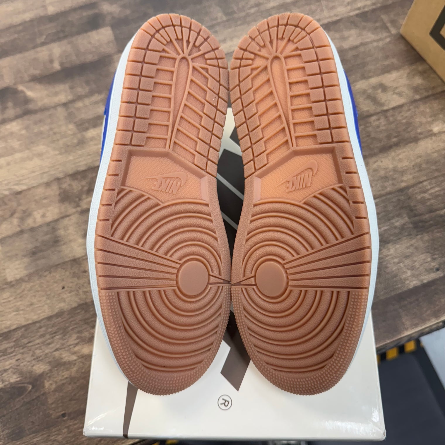 Travis Scott Canary Jordan 1 Low (W) (USED)