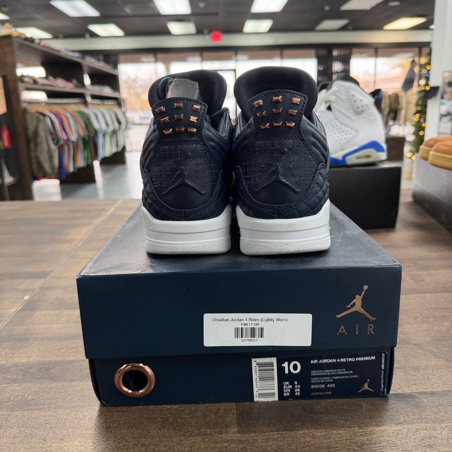 Obsidian Jordan 4 Retro (Lightly Worn)
