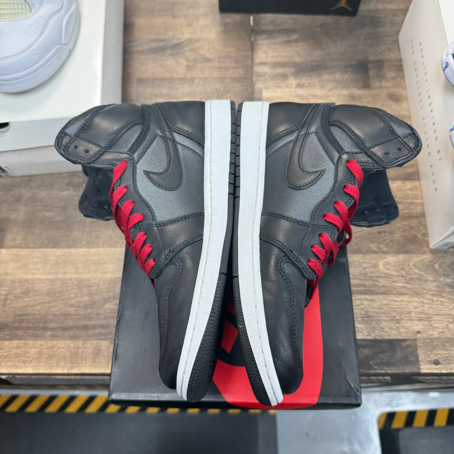 Black Satin Gym Red Jordan 1 High Retro (USED)