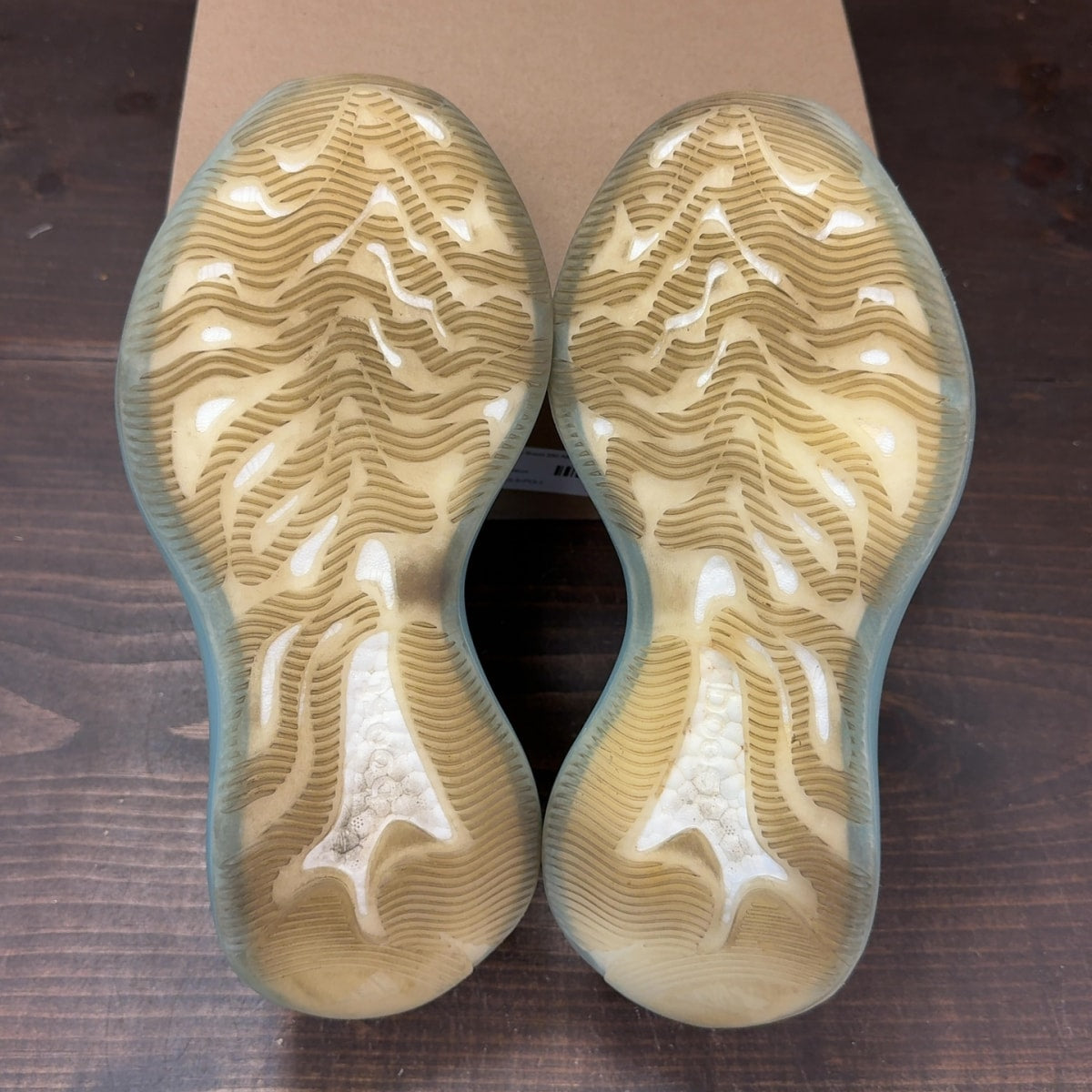 adidas Yeezy Boost 380 Alien Blue Size 5.5 (Pre-Owned) - Image 8