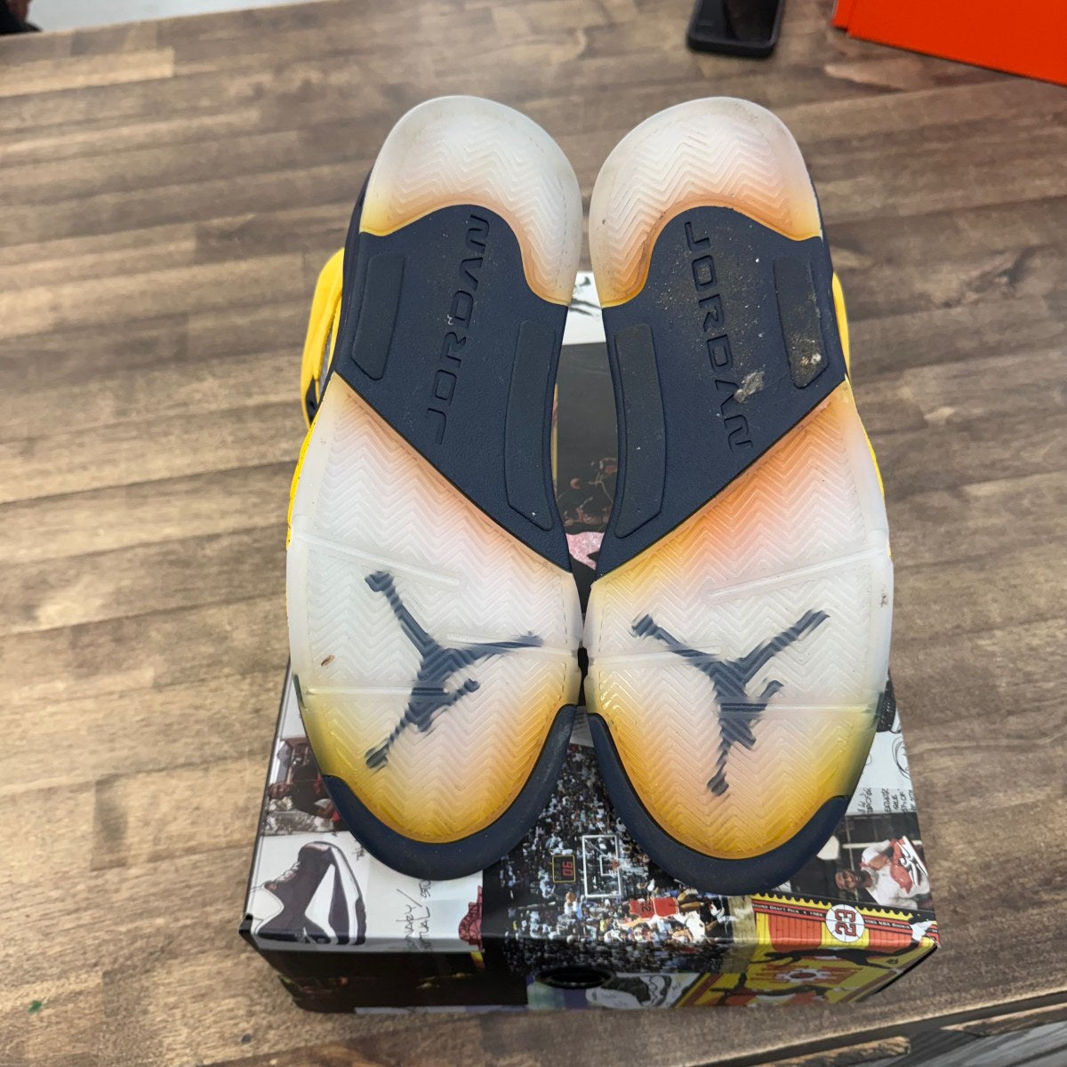 Jordan 5 Retro Michigan (2019) - Image 5