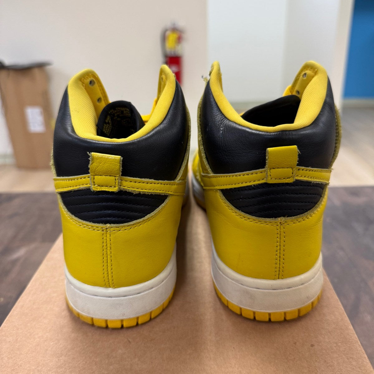 Nike Dunk High Iowa (2020) Size 9.5 (Pre-Owned) - Image 3