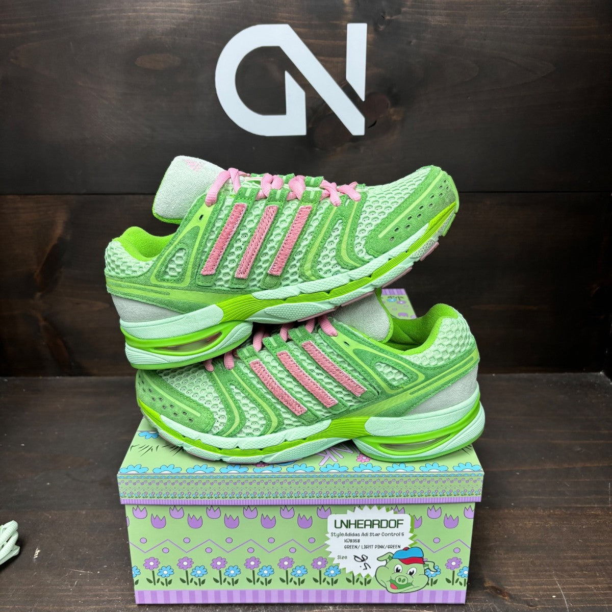 adidas Adistar Control 5 Unheardof Pork Chop Piggy Runner 2.0 Cupcake Size 8.5 (Pre-Owned) - Image 1