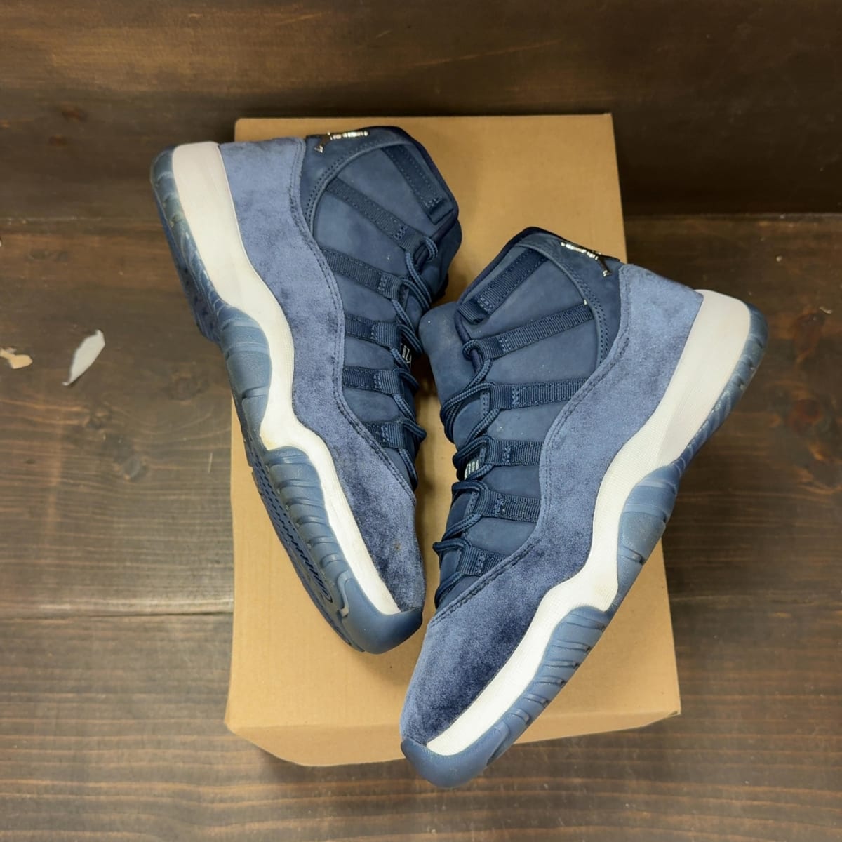 Jordan 11 Retro Midnight Navy (Women's) Size 9.5W (Pre-Owned) - back