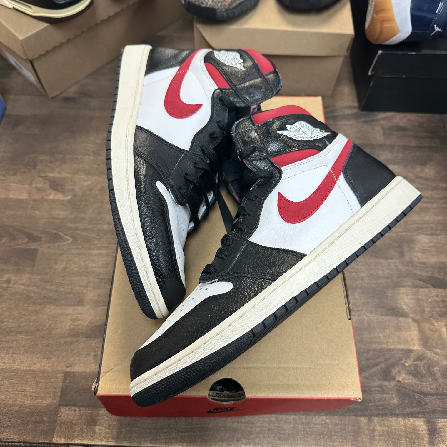Black Gym Red Jordan 1 High (Used, Replacement Box)
