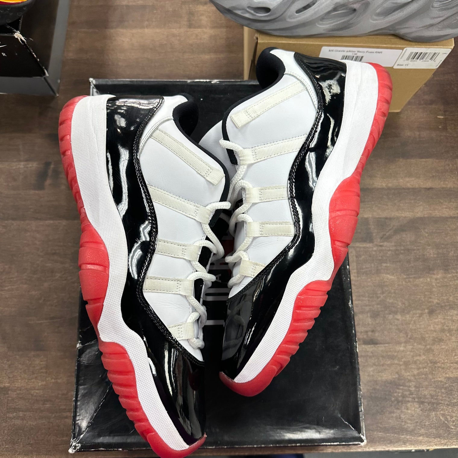 Concord Bred Jordan 11 Retro Low (USED)
