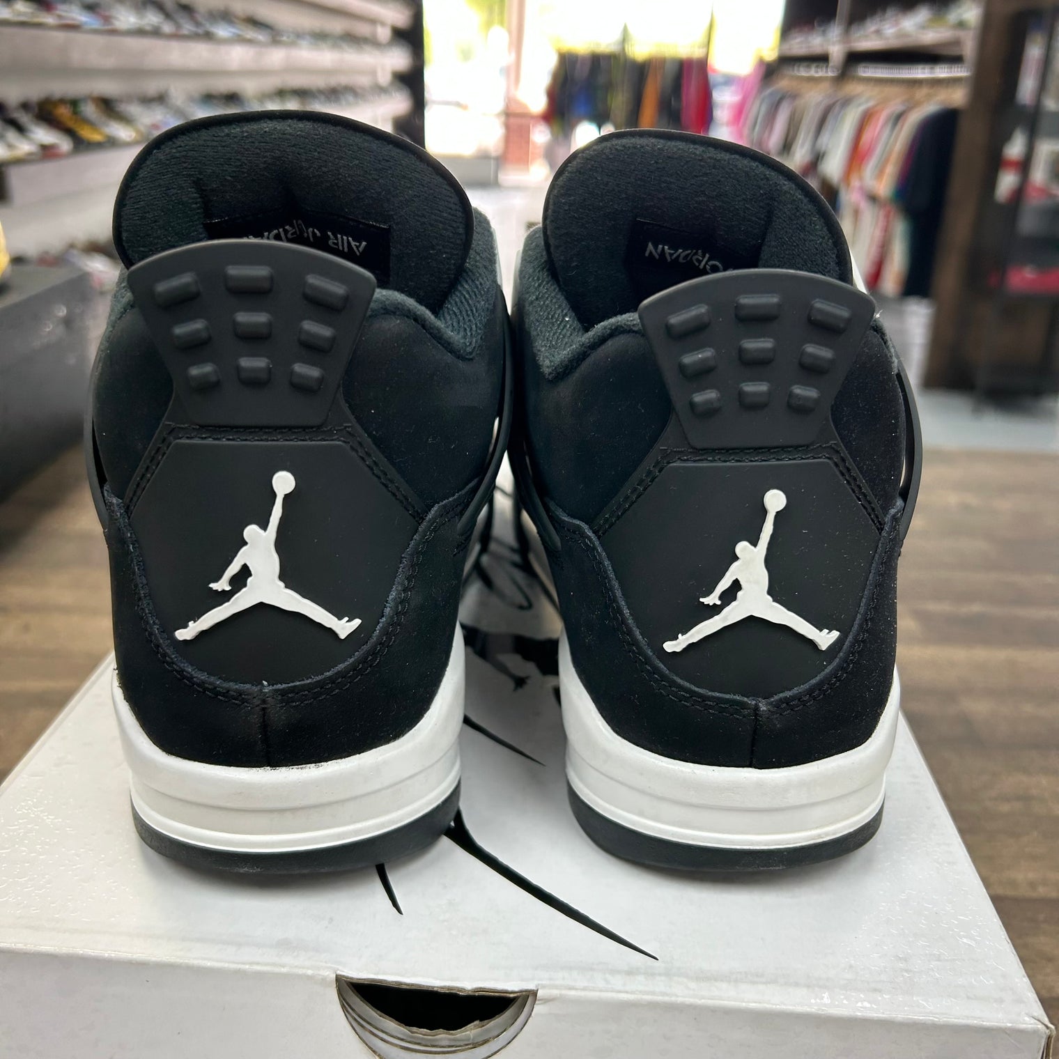 White Thunder Jordan 4 Retro (Used)