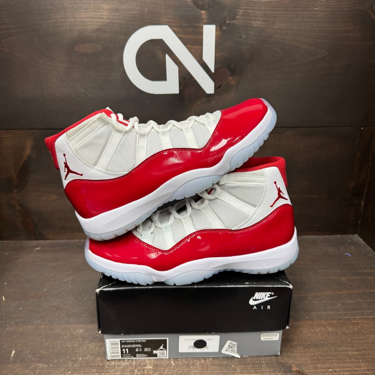 Jordan 11 Retro Cherry (2022) Size 11 (Pre-Owned) - tag