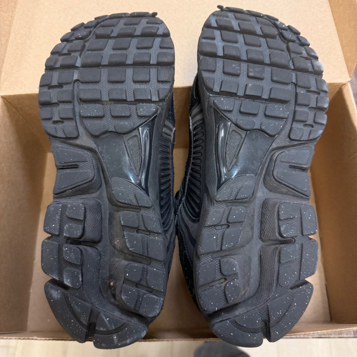 Nike Zoom Vomero 5 Triple Black Size 9.5 (Pre-Owned) - Image 3