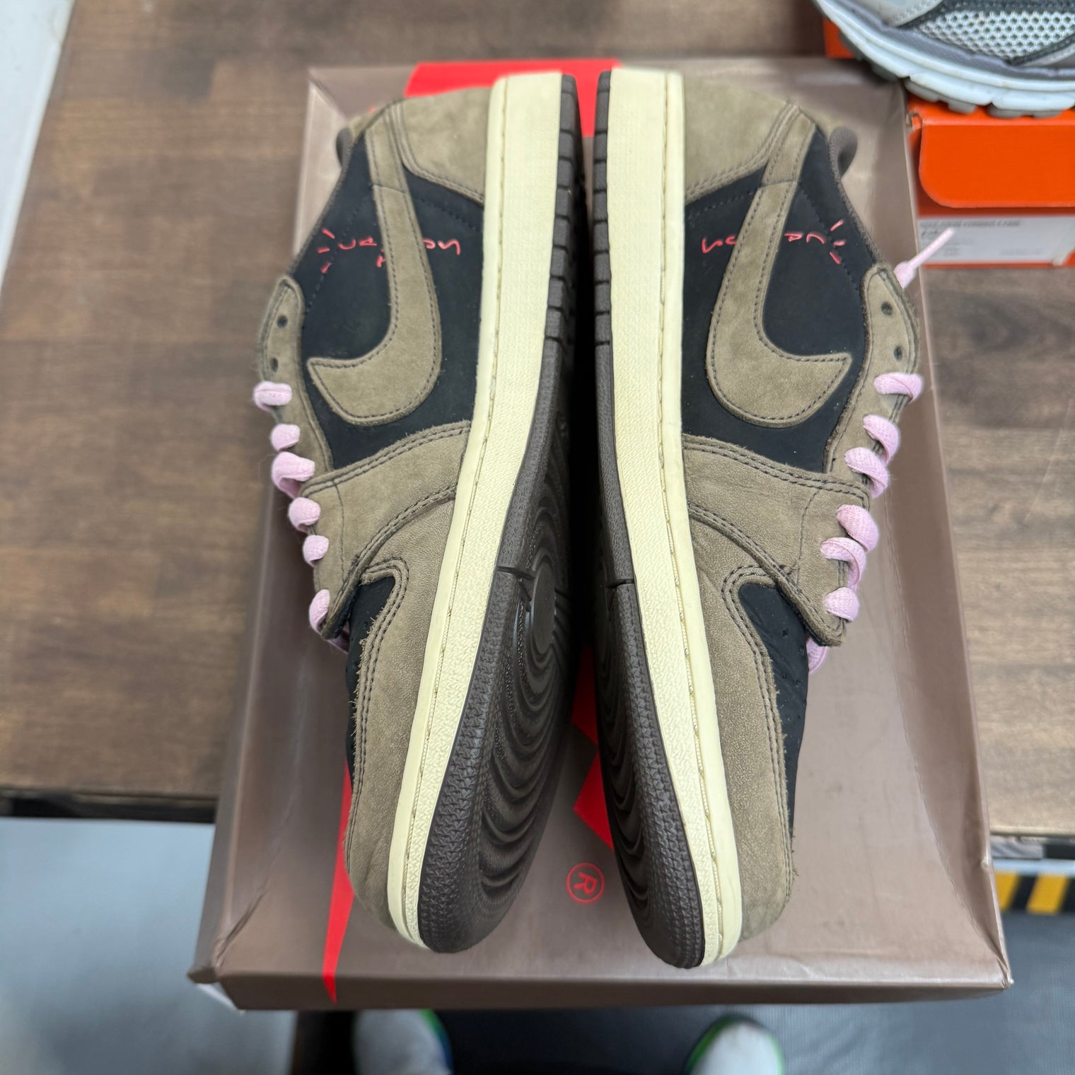 Mocha Travis Scott Jordan 1 Low OG SP (USED)