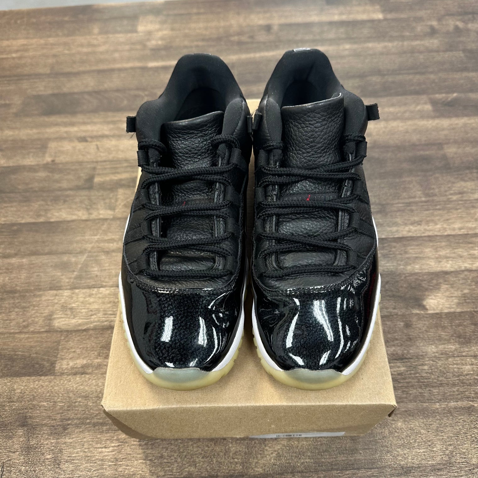 Jordan 11 Low 72-10 (USED, No Box)