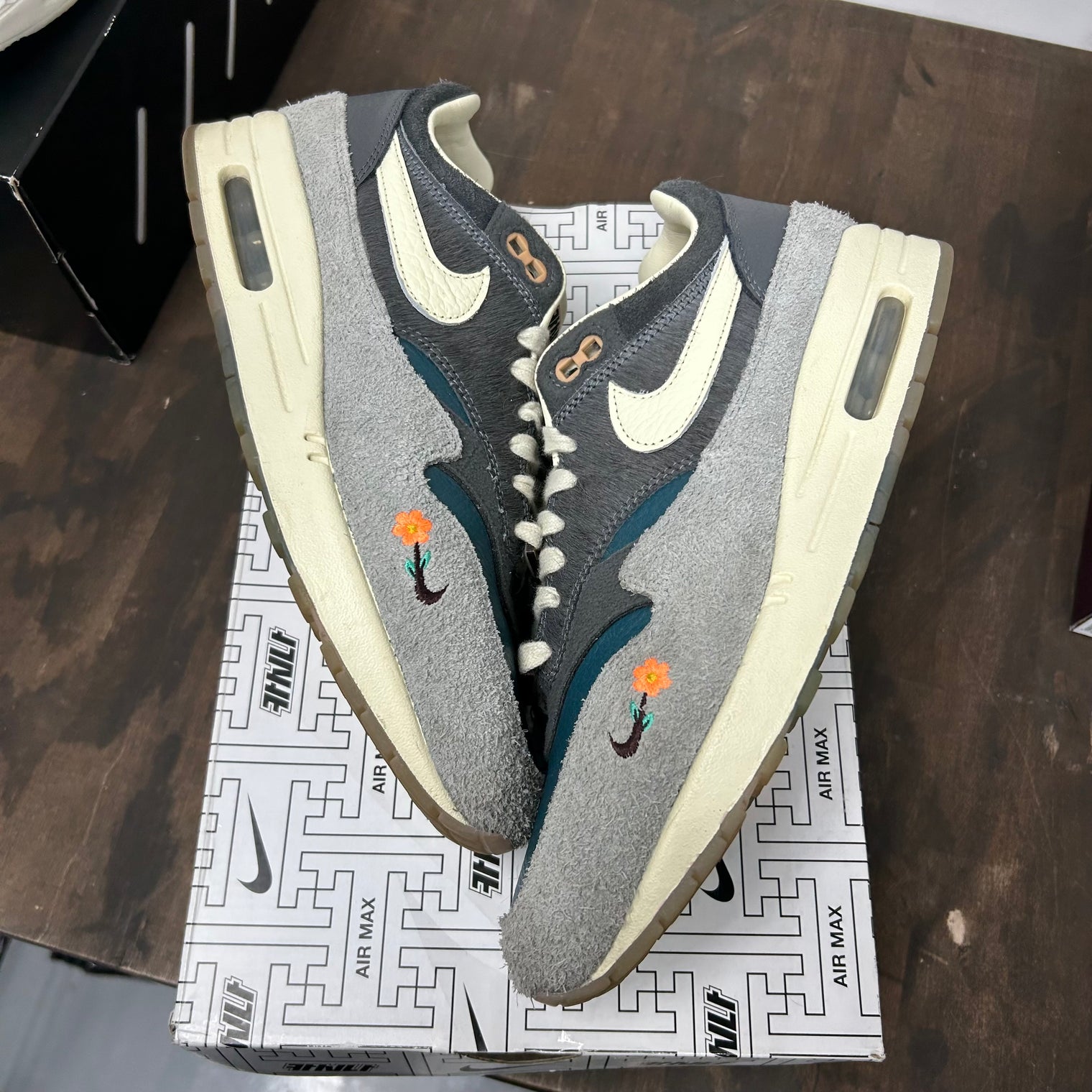 Kasina Won-Ang Grey Air Max 1 (USED)