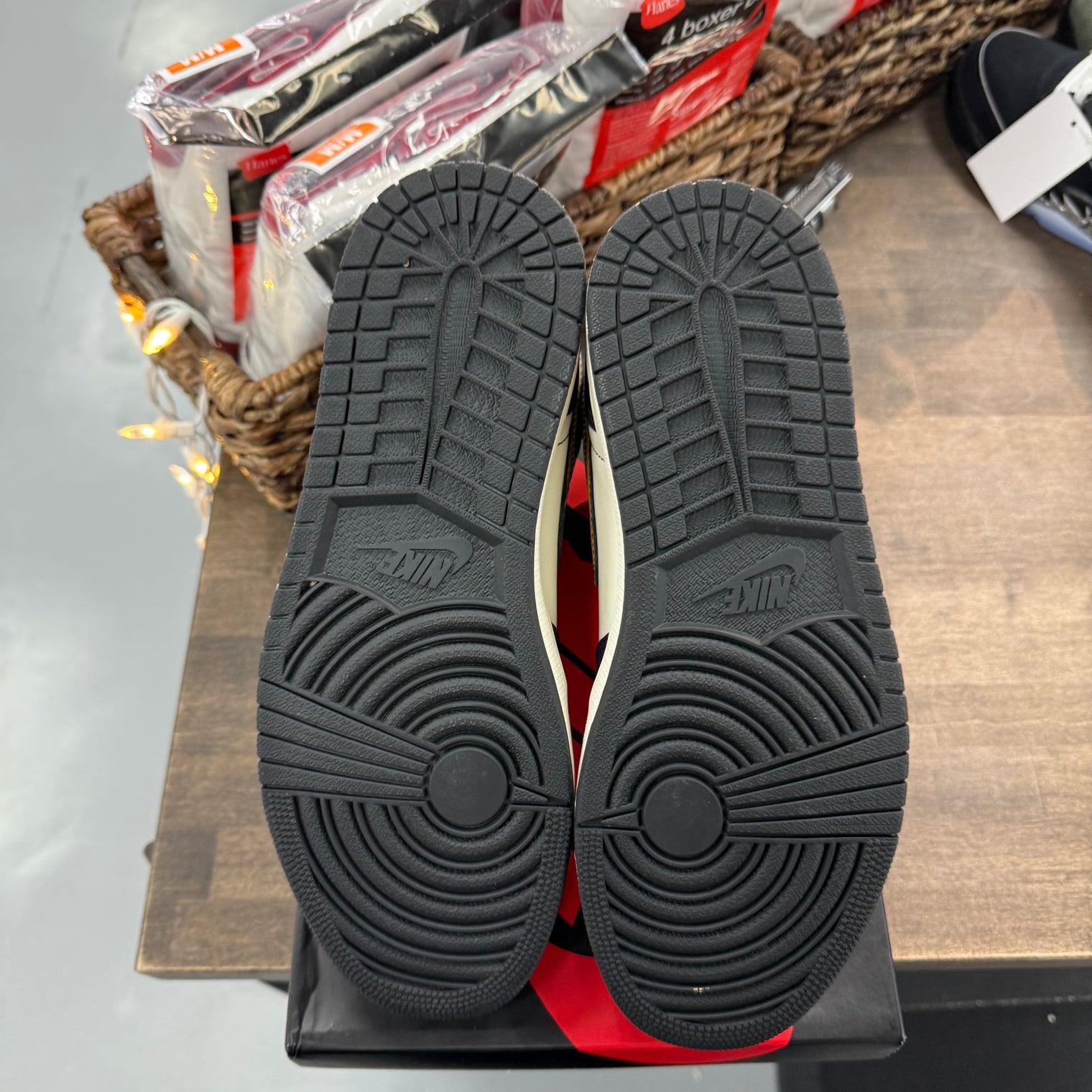 LA to Chicago Jordan 1 High Retro Defiant SB (USED)