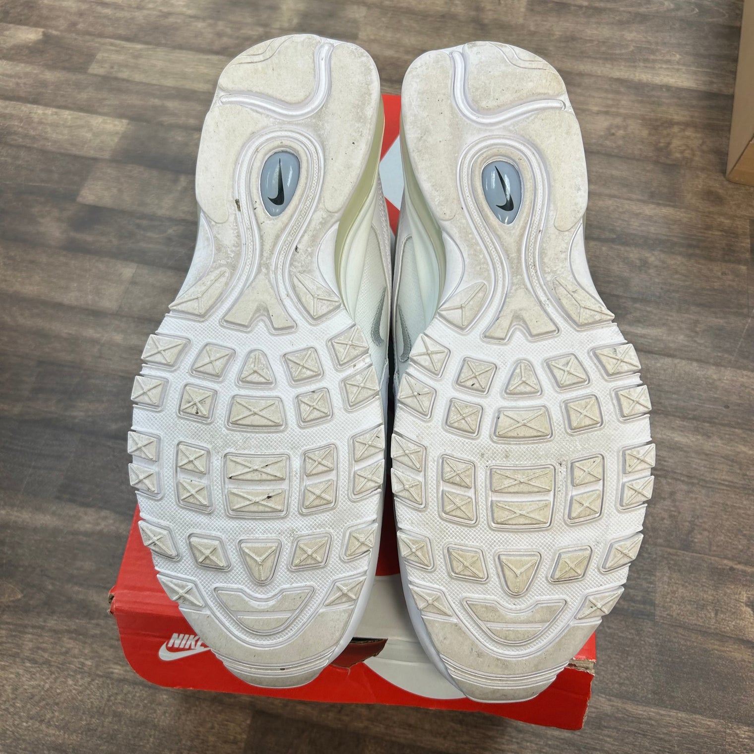 Triple White Wolf Grey Nike Air Max 97 (USED)