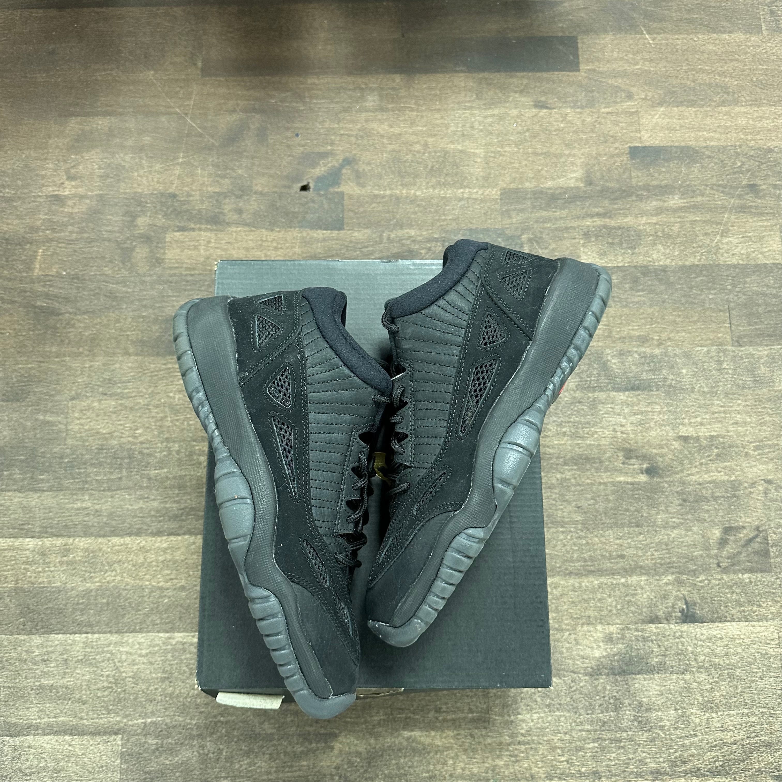 Jordan 11 Retro Low Referee (US 4.5Y) (USED) Size 4.5Y (Pre-Owned) - Image 1