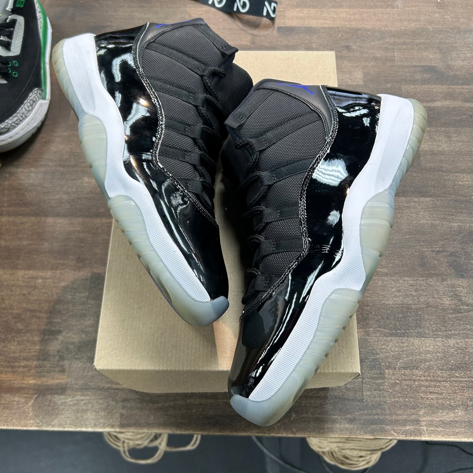 Space Jam Jordan 11 Retro (2016) (USED, No Box)