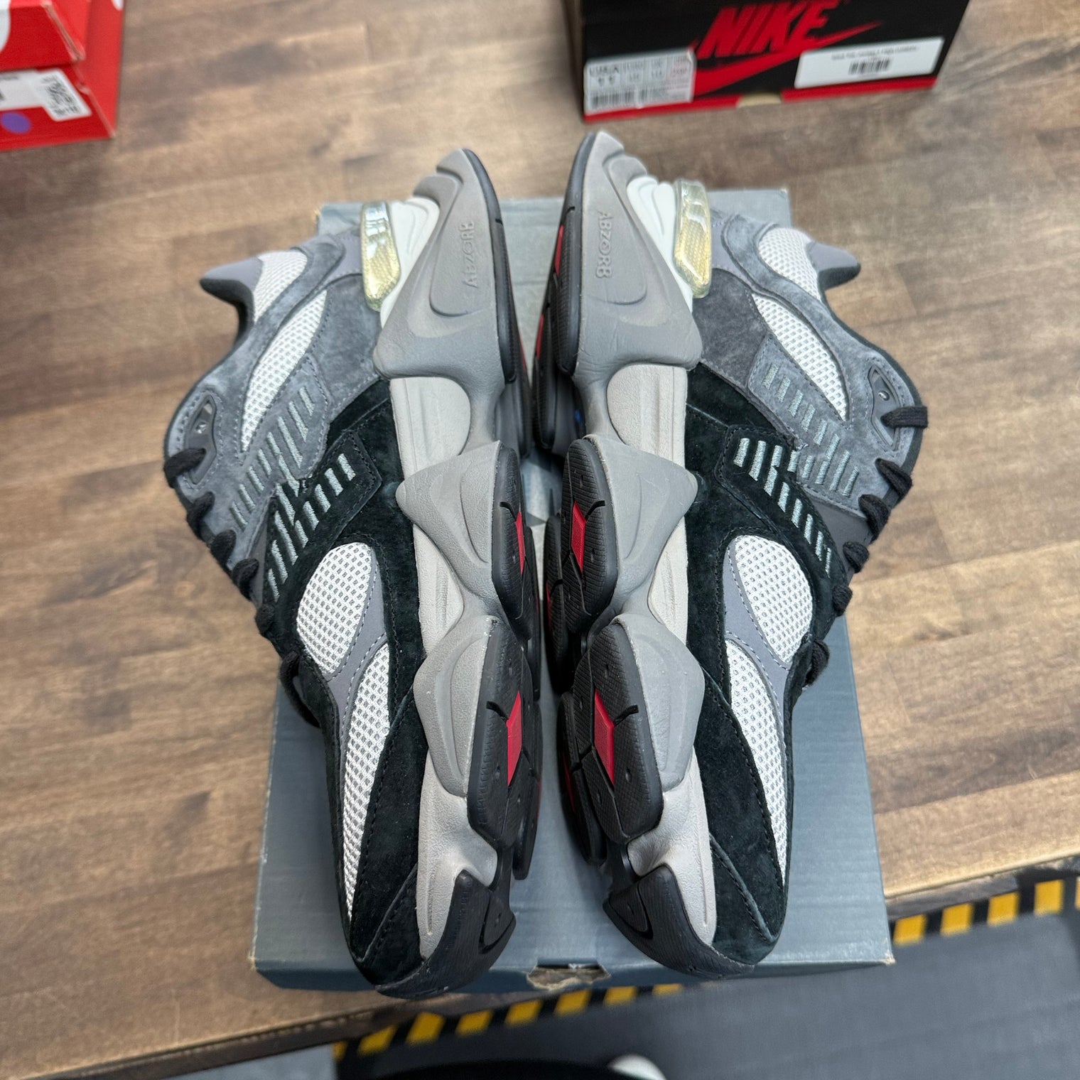 Black Castlerock Grey New Balance 9060 (USED)