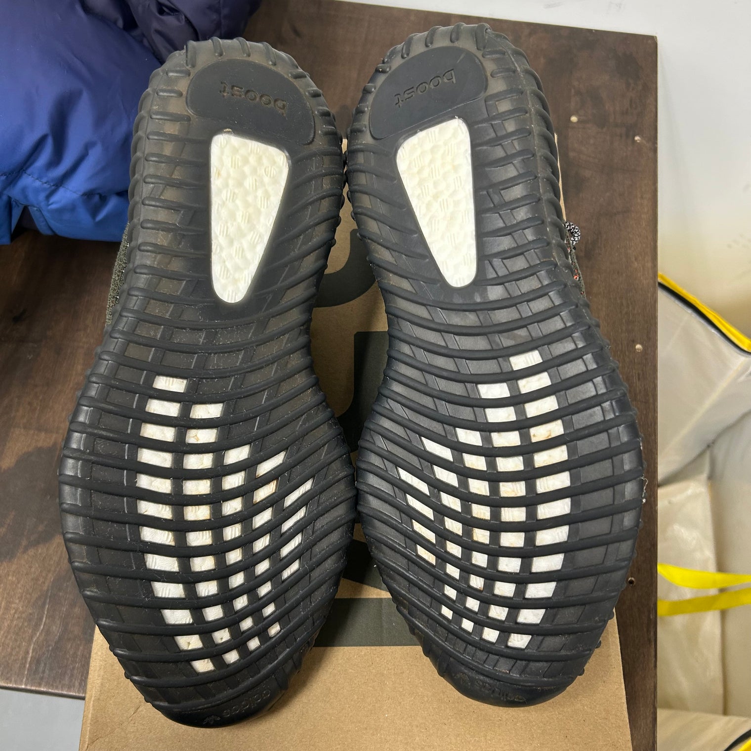 Carbon Beluga Yeezy 350 (USED)
