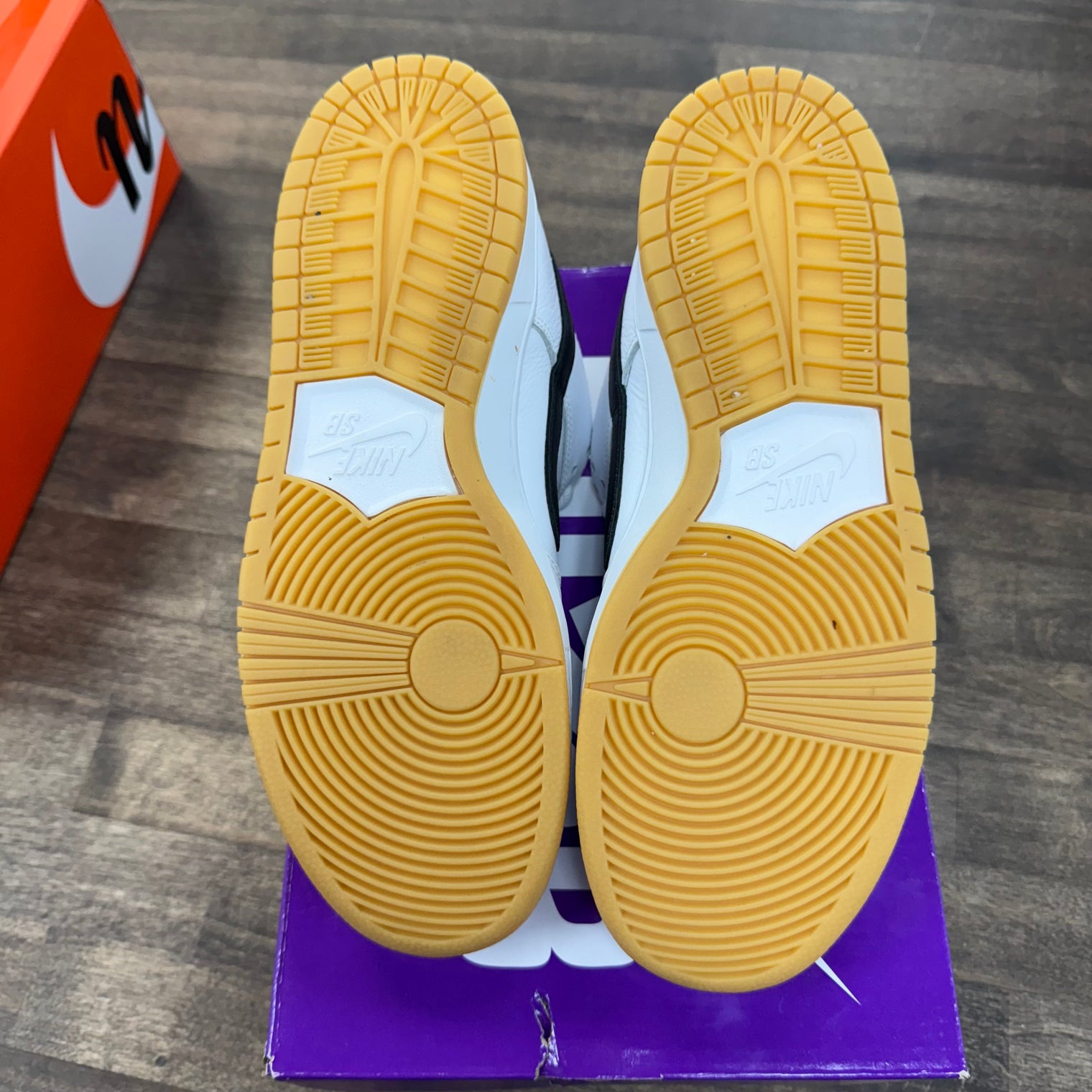 White Gum SB Dunk Low (USED)