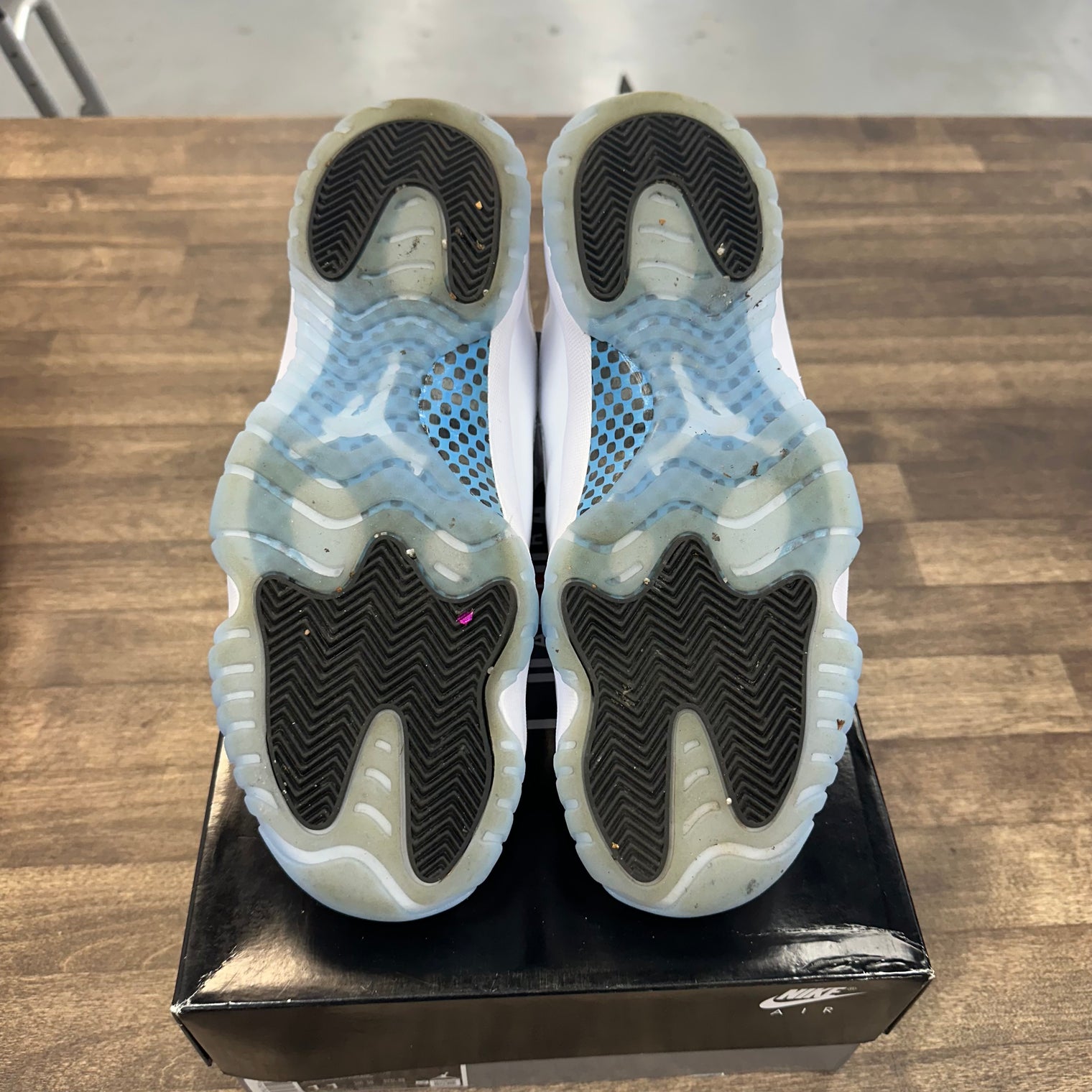 Legend Blue Jordan 11 Retro (2024) (USED)