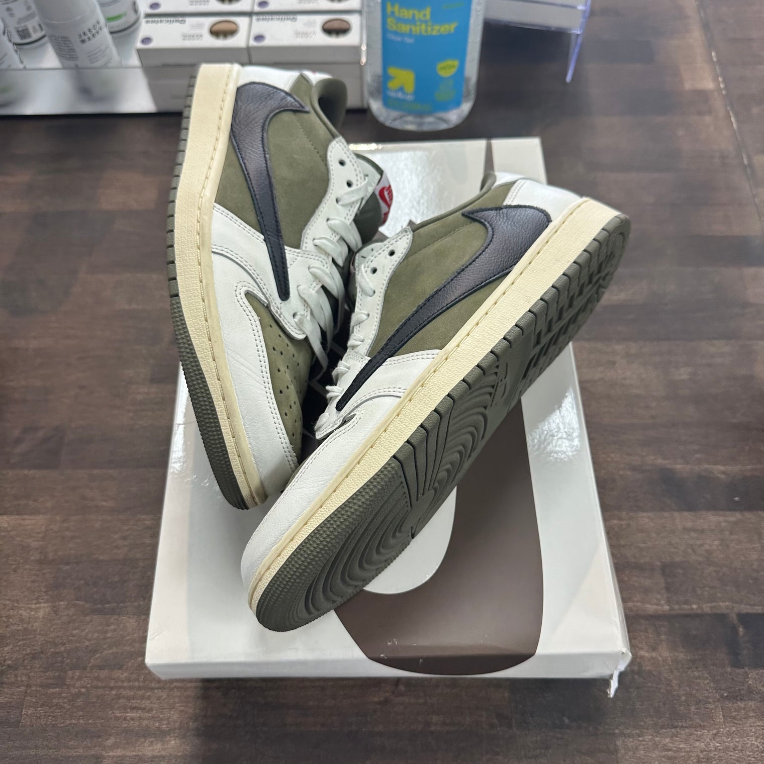 Medium Olive Travis Scott Jordan 1 Low OG SP (USED)