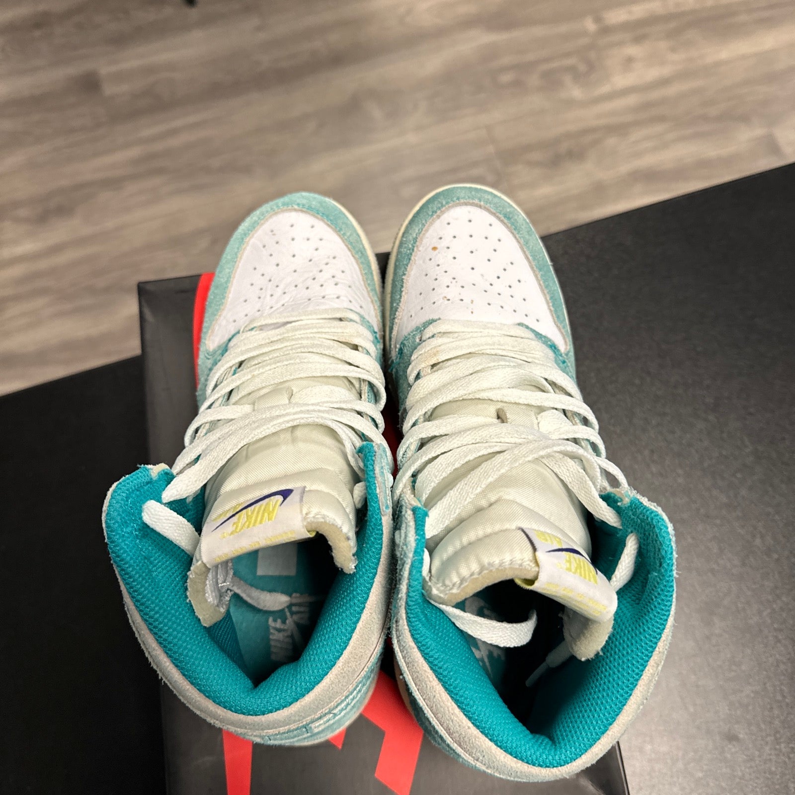 Jordan 1 Retro OG High Turbo Green (USED) Size 7Y (Pre-Owned) - Image 8